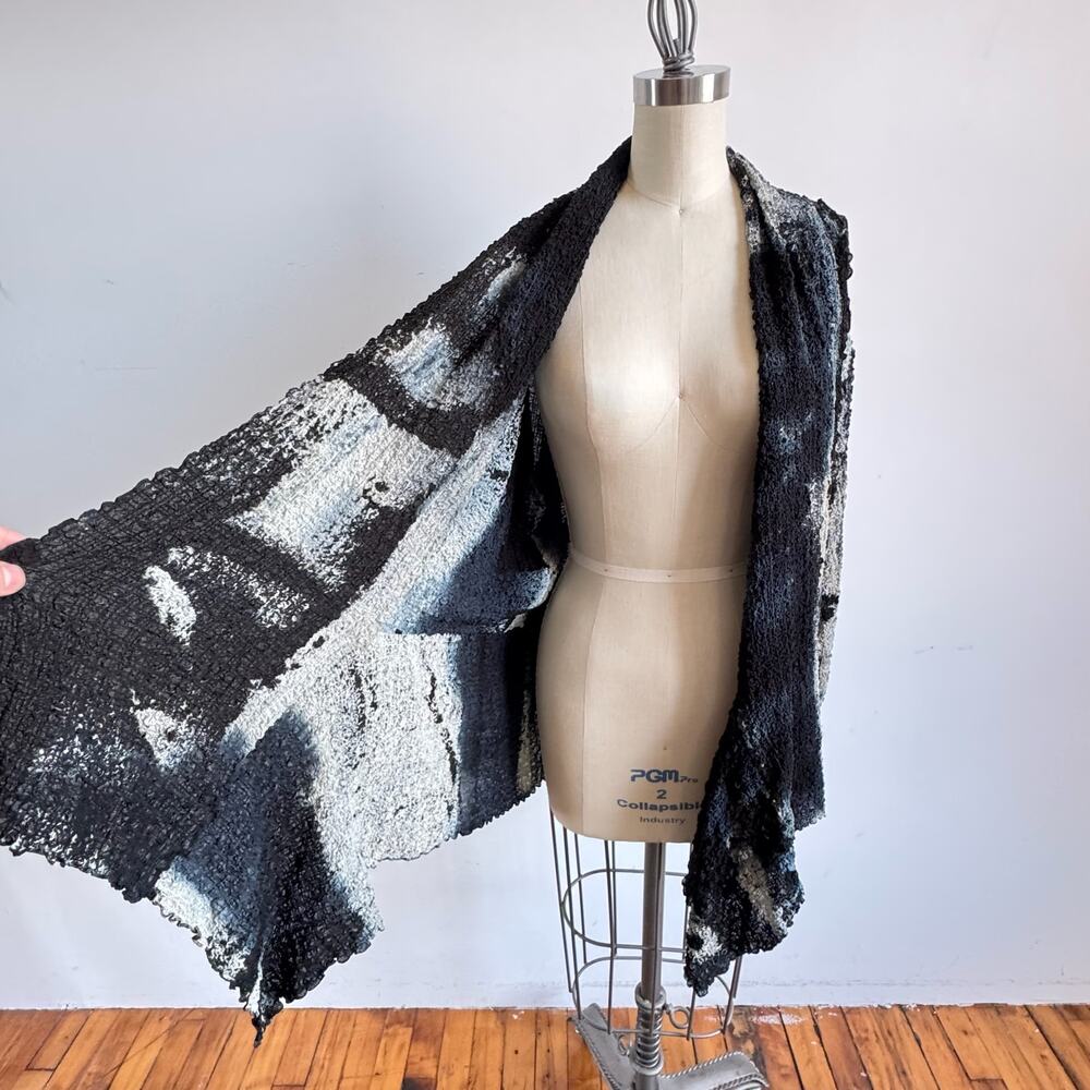 EGO Unique Crinkled Hand painted Cardigan - Picture 5 of 7